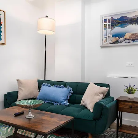 Elegant Style Loft Montrose Beach Rooftop Wfh Gym